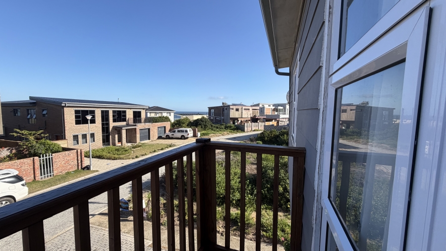 4 Bedroom Property for Sale in Kleinkrantz Western Cape